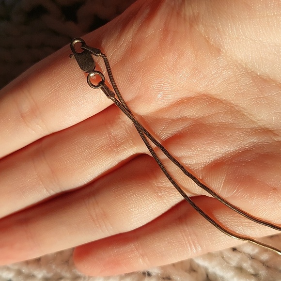 Multitone and black glass rectangular pendant on silver chain - Picture 7 of 7